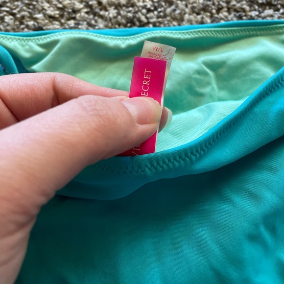 Victoria’s Secret side-tie bikini bottoms size medium - Picture 2 of 3